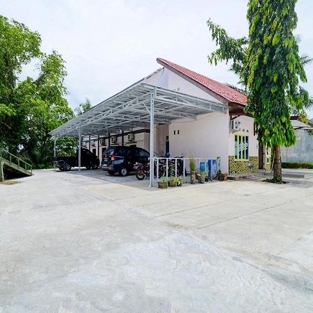 Oyo 90263 Hotel Diva Golf Bengkulu Exteriör bild