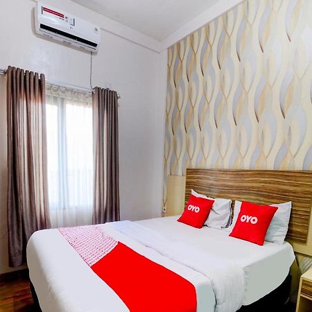 Oyo 90263 Hotel Diva Golf Bengkulu Exteriör bild
