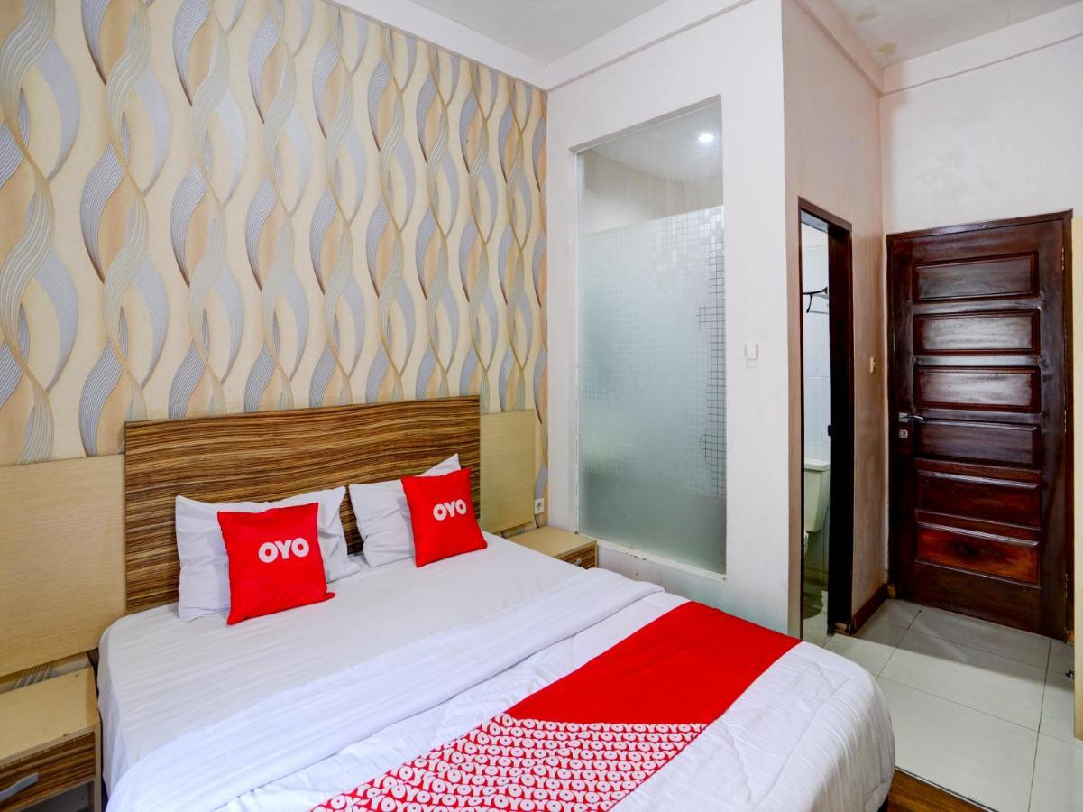 Oyo 90263 Hotel Diva Golf Bengkulu Exteriör bild