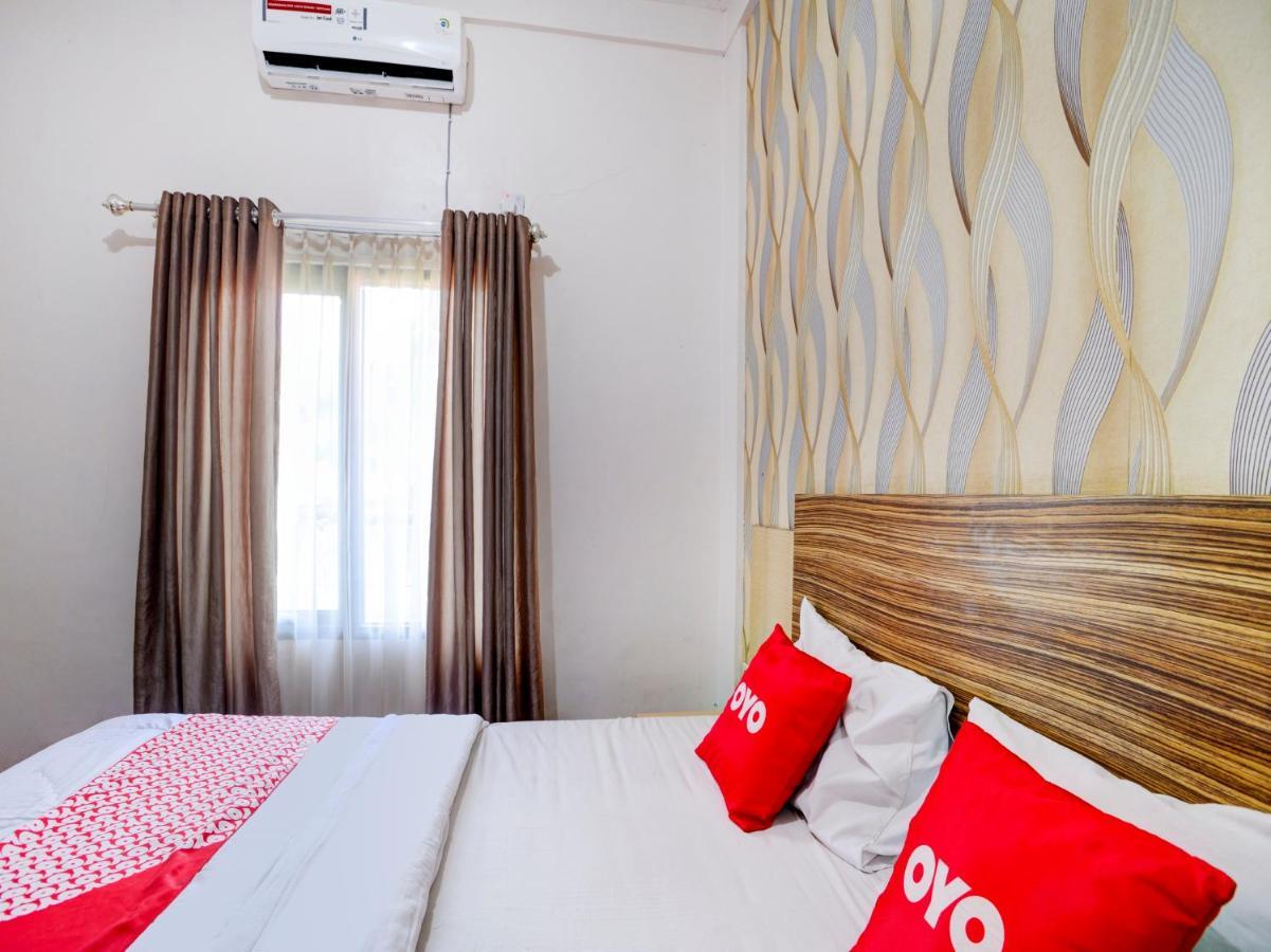 Oyo 90263 Hotel Diva Golf Bengkulu Exteriör bild